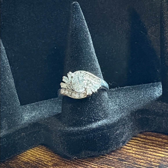 Silver with an Oval Solitaire with Baguettes and Round Rhinestones Ring size 9 - Picture 3 of 6